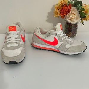 Nike MD Runner SE
